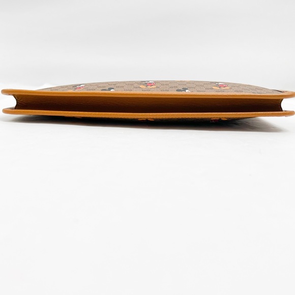 Gucci x Disney GG Supreme Mickey Mouse Pouch🔥🔥😳 - Picture 10 of 16